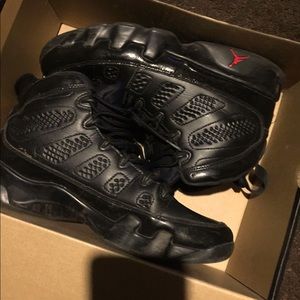 Retro Jordan Bred 9s Size 10